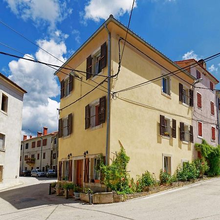 Apartments Viola By Rent Istria Momjan Dış mekan fotoğraf