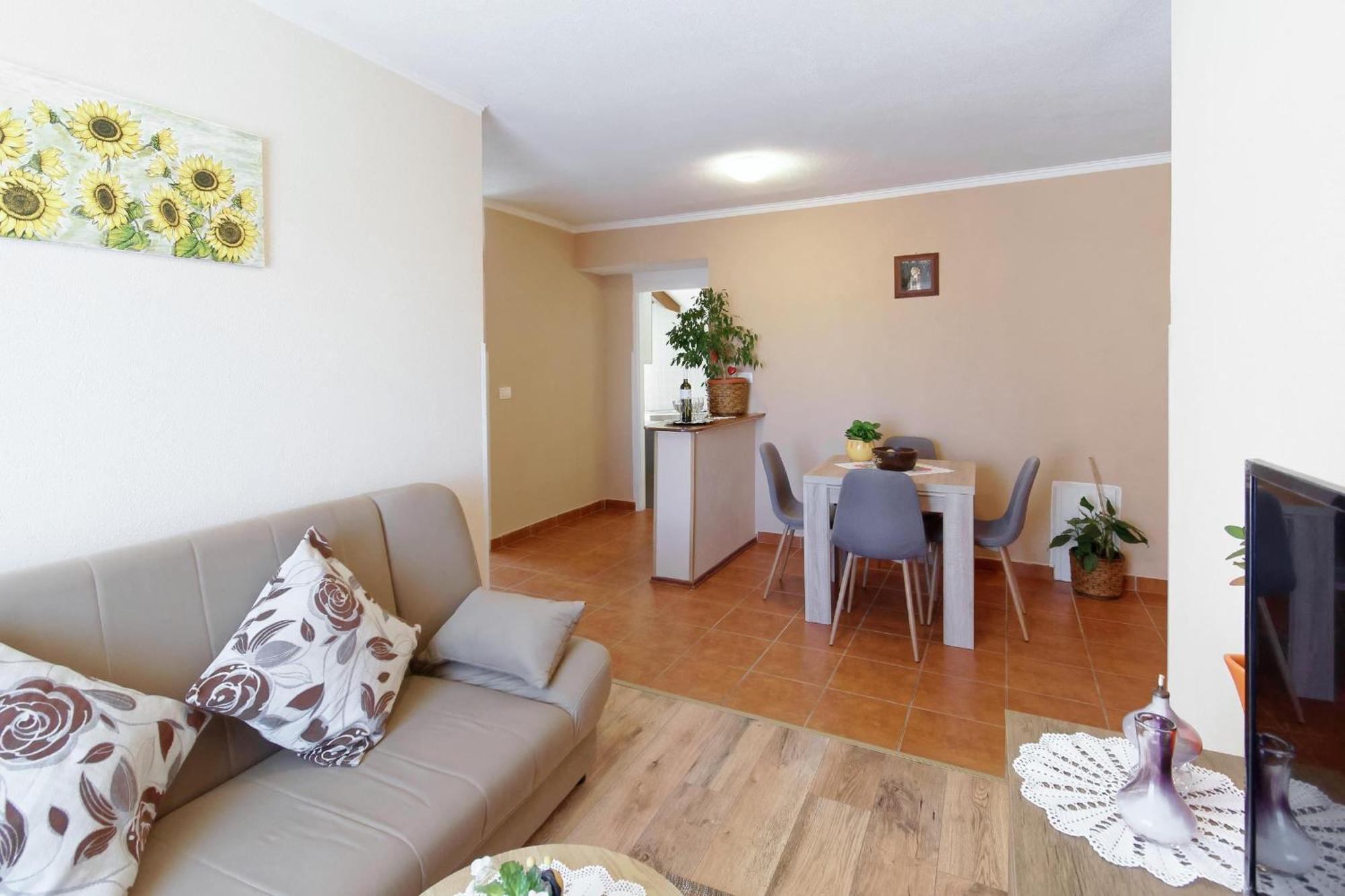 Apartments Viola By Rent Istria Momjan Dış mekan fotoğraf